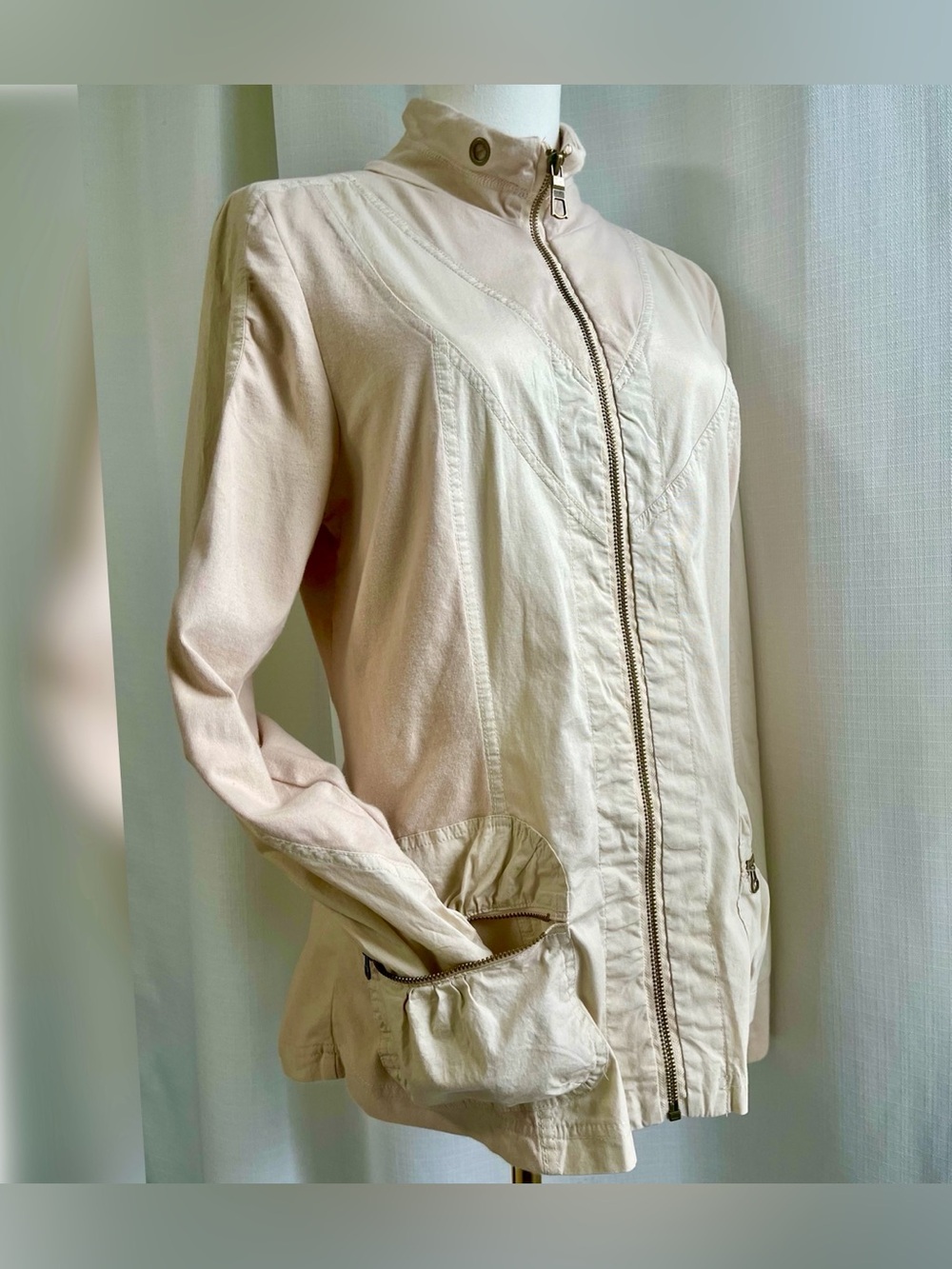 XCVI Large Women Almond Poplin Fitted Chevron Gorpcore Utility Cargo Jacket Zip